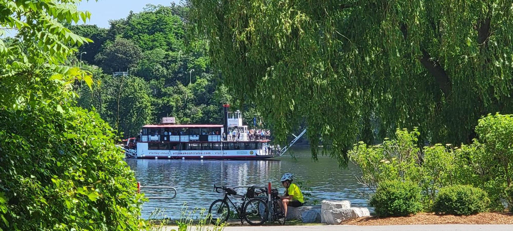 Kokomo Inn Bed And Breakfast Ottawa-Gatineau'S Only Tropical Riverfront B&B On The National Capital Cycling Pathway Route Verte #1 - For Adults Only - Chambre D'Hotes Tropical Aux Berges Des Outaouais Bnb #17542O Esterno foto