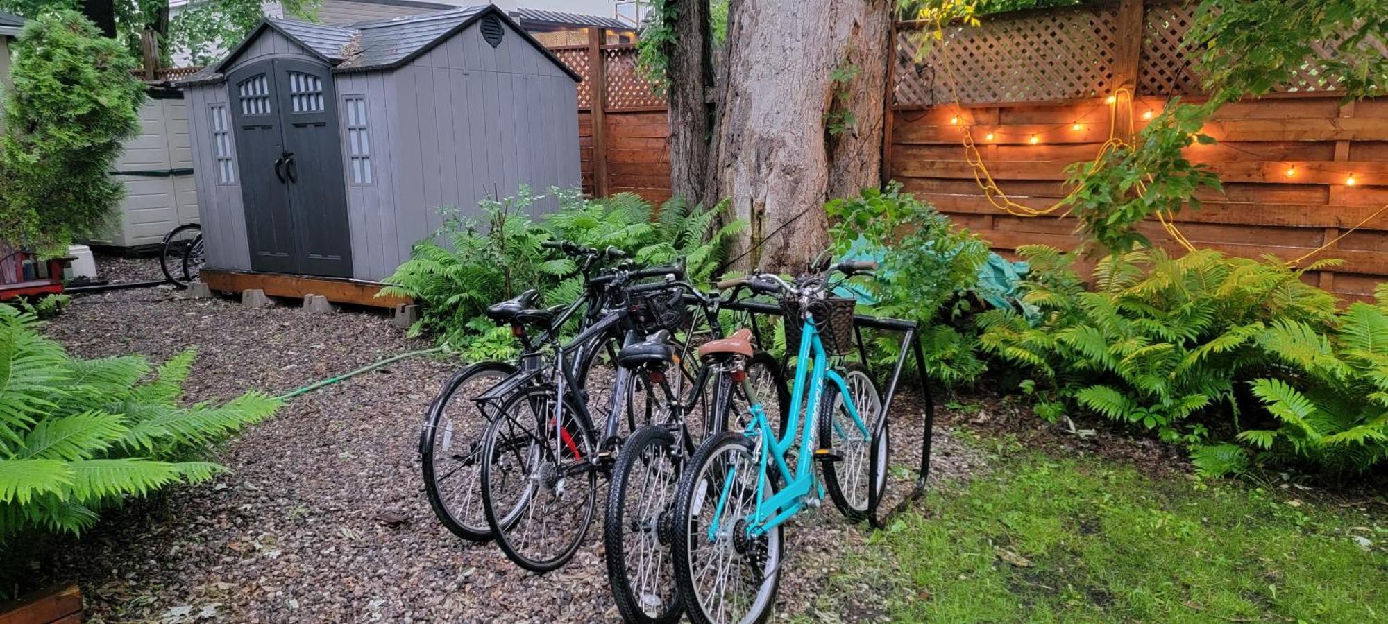 Kokomo Inn Bed And Breakfast Ottawa-Gatineau'S Only Tropical Riverfront B&B On The National Capital Cycling Pathway Route Verte #1 - For Adults Only - Chambre D'Hotes Tropical Aux Berges Des Outaouais Bnb #17542O Esterno foto