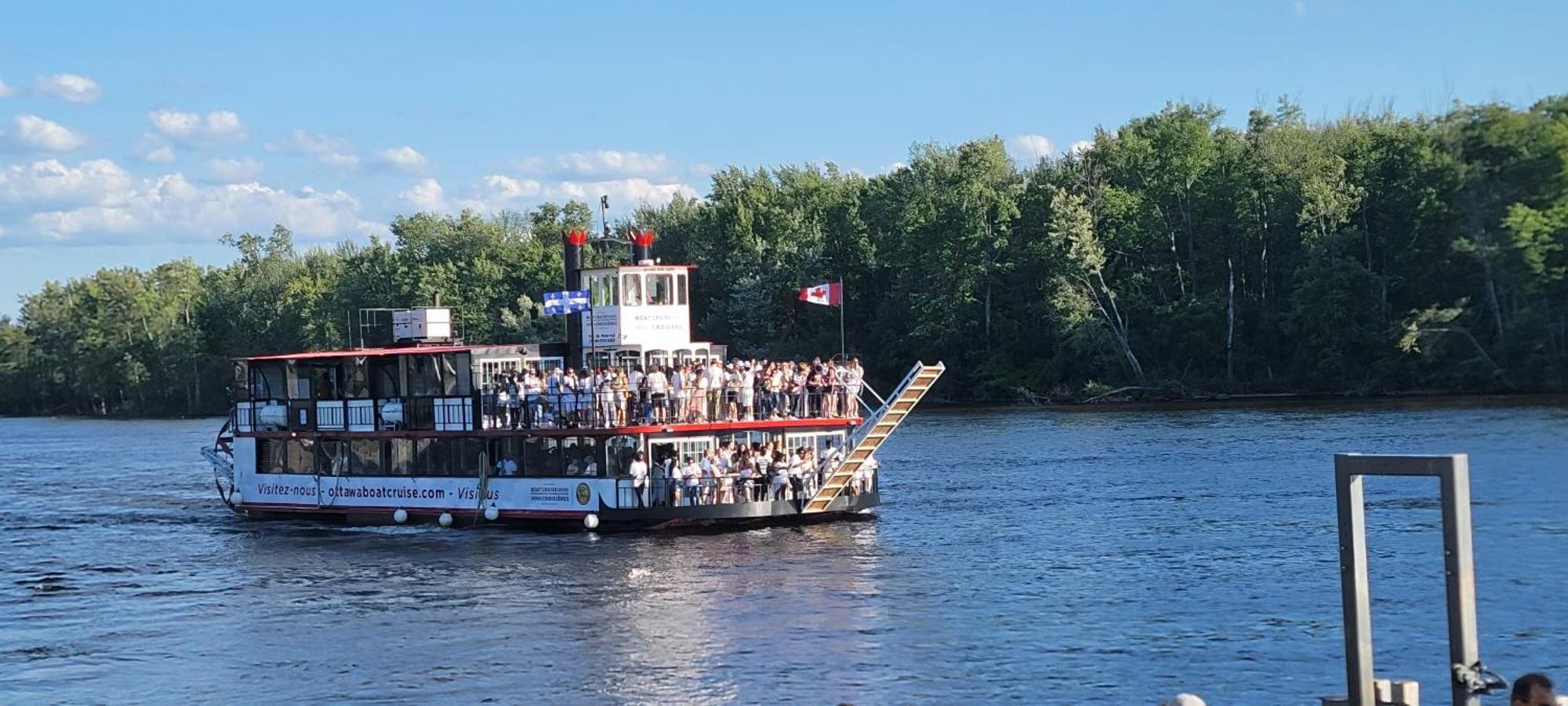 Kokomo Inn Bed And Breakfast Ottawa-Gatineau'S Only Tropical Riverfront B&B On The National Capital Cycling Pathway Route Verte #1 - For Adults Only - Chambre D'Hotes Tropical Aux Berges Des Outaouais Bnb #17542O Esterno foto