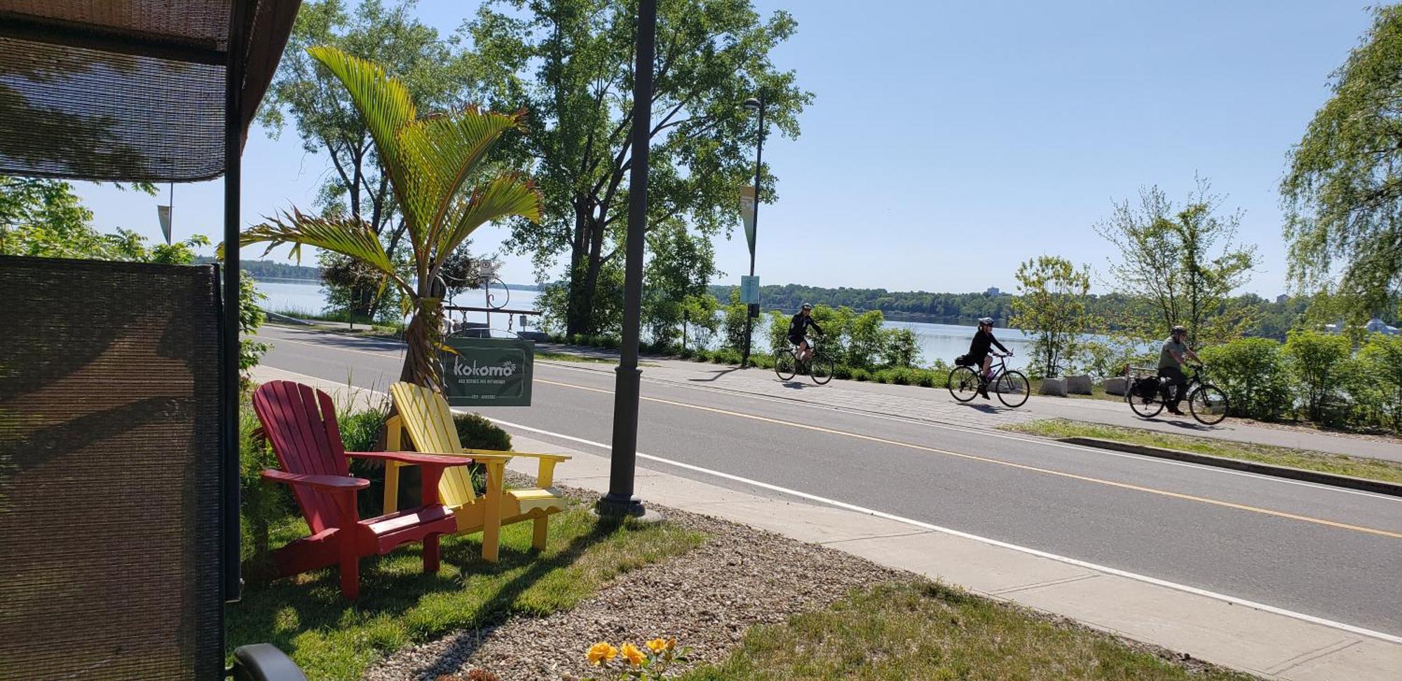 Kokomo Inn Bed And Breakfast Ottawa-Gatineau'S Only Tropical Riverfront B&B On The National Capital Cycling Pathway Route Verte #1 - For Adults Only - Chambre D'Hotes Tropical Aux Berges Des Outaouais Bnb #17542O Esterno foto