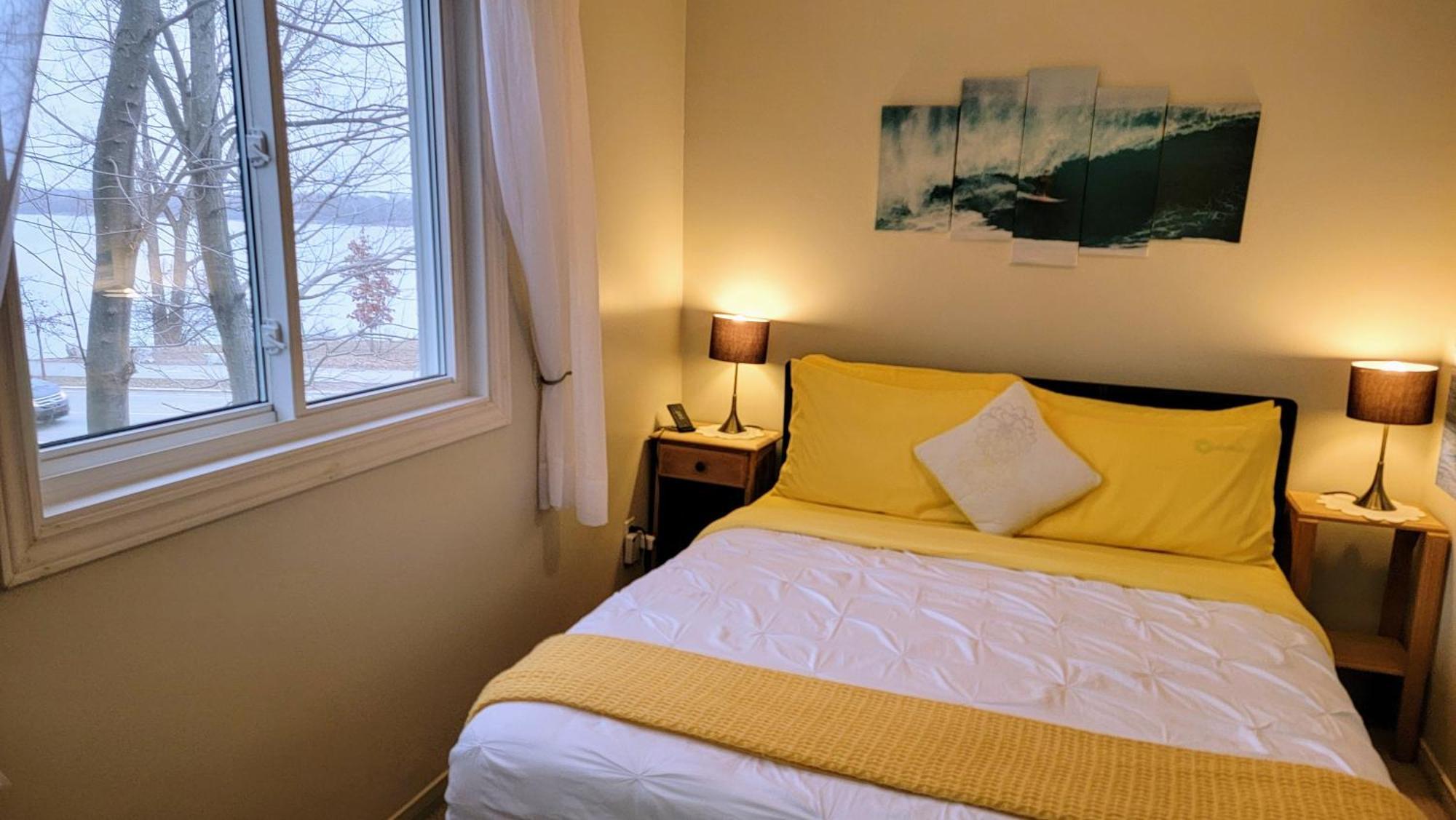 Kokomo Inn Bed And Breakfast Ottawa-Gatineau'S Only Tropical Riverfront B&B On The National Capital Cycling Pathway Route Verte #1 - For Adults Only - Chambre D'Hotes Tropical Aux Berges Des Outaouais Bnb #17542O Camera foto